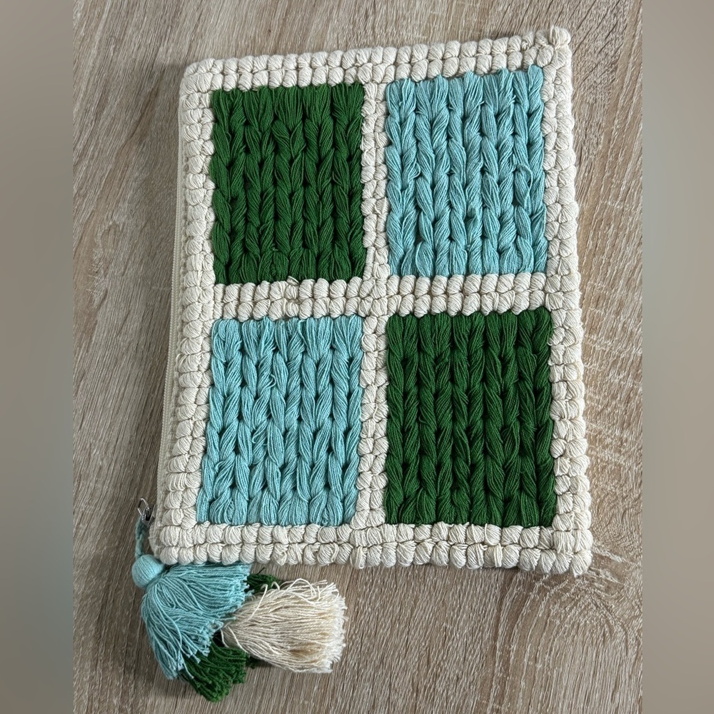 Roller Rabbit Crochet Clutch Cosmetic Bag Pouch Zip Tassel Cotton